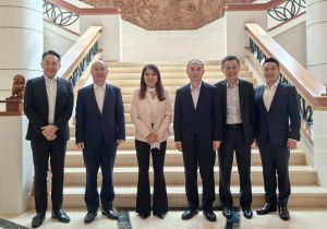中国驻新加坡大使曹忠明会见新加坡星展集团首席执行官陈淑珊