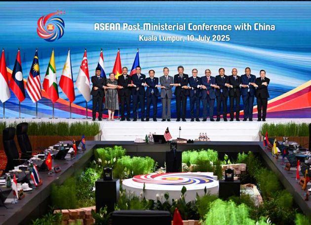 中国—东盟外长会在吉隆坡举行 中国外长提出四点建议