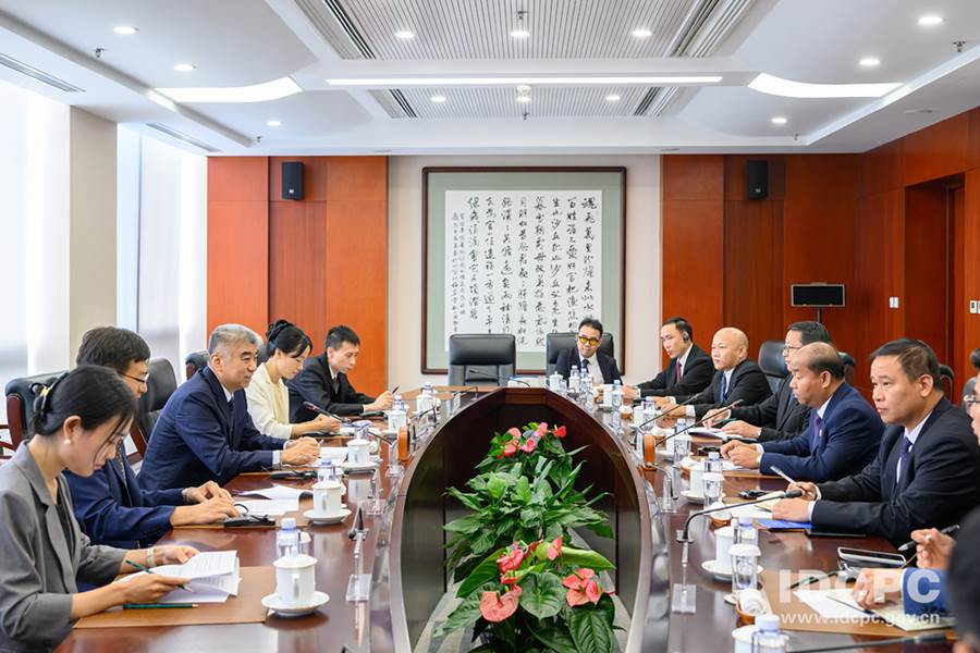 中共中央对外联络部副部长陈洲会见柬埔寨人民党、老挝人革党联合代表团