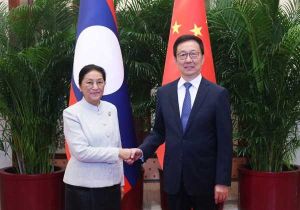 中国国家副主席韩正会见老挝国家副主席巴妮