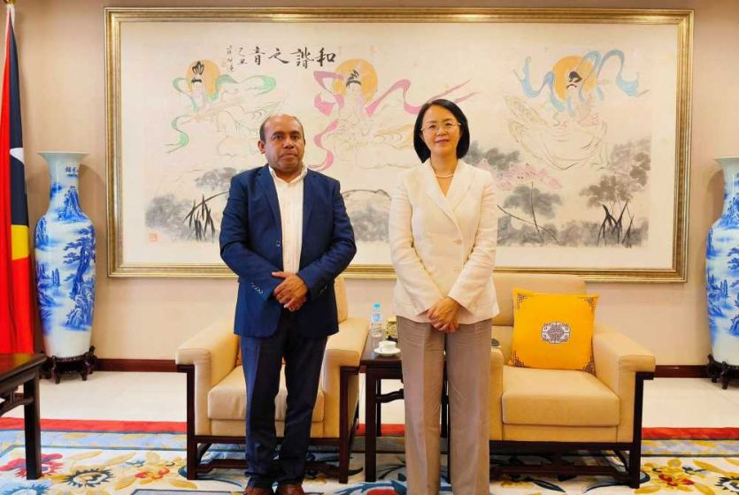 中国驻东帝汶大使王文丽会见东帝汶欧库西特别行政区区长萨卢