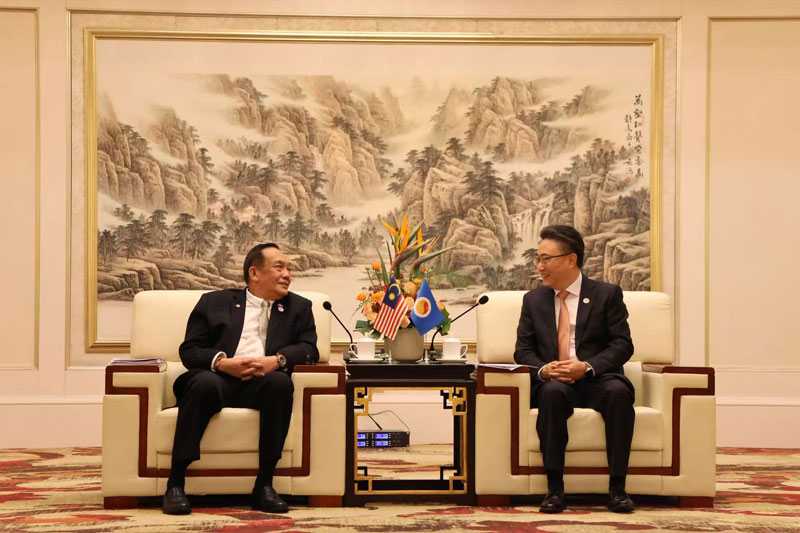 中国—东盟中心秘书长史忠俊会见马来西亚上议院议长阿旺·比米