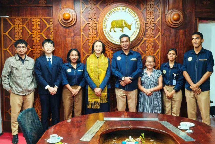 中国驻东帝汶大使王文丽会见东帝汶央行行长洛佩斯