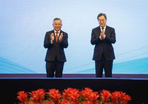 中国副总理丁薛祥会见新加坡副总理颜金勇 双方要继续增进互信 尊重彼此核心利益