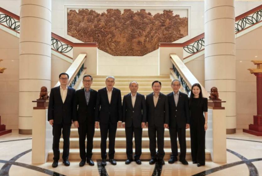 中国驻新加坡大使曹忠明会见新加坡樟宜机场集团主席林明彦