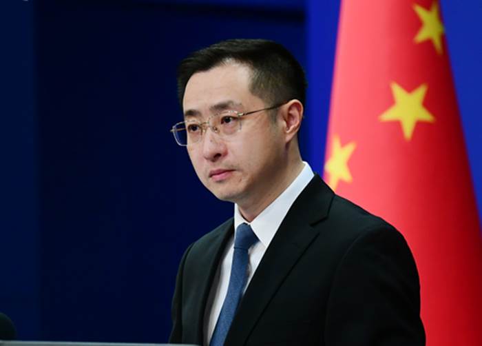 美日菲峰会呼吁中国遵守南海仲裁案裁决 中方斥该裁决“非法、无效”