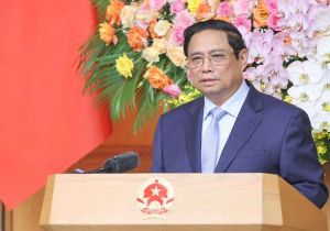 越南总理范明正同中国企业代表举行座谈会 推动经济战略对接