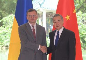 乌克兰外长访华与中国外长会谈：乌方愿意并准备同俄方开展对话谈判