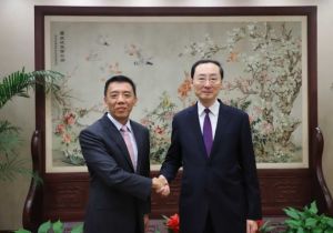 中国、新加坡举行双边合作机制会议高官会