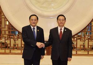 中国云南省长王予波会见老挝总理宋赛&middot;西潘敦