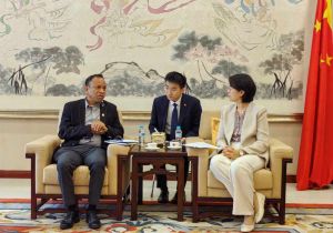 中国大使会见东帝汶贸易与工业部长 就扩大东帝汶产品对华出口交换意见 