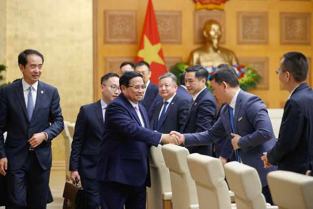越南总理同中资企业代表举行座谈 重申将采取有效措施优化营商环境