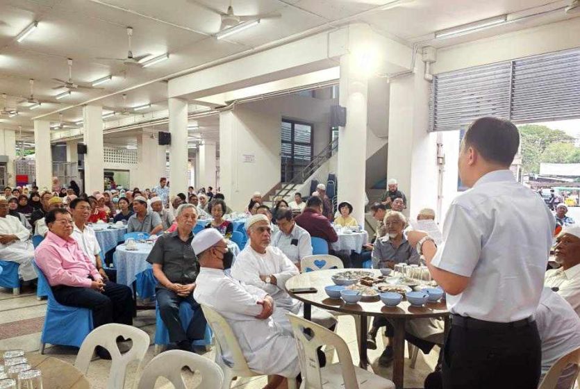 中国驻清迈总领事陈海平举办泰北华裔穆斯林开斋饭