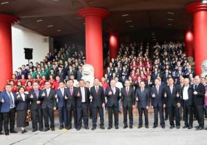 马来西亚举行全国华团文化大会42周年纪念及第40届文化节升旗礼