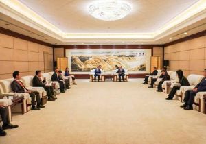 柬埔寨副首相孙占托访问中国河南 会见郑州市委书记