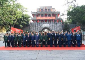 中国国防部长与越南国防部长共同主持中越边境国防友好交流活动