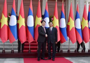 越南国家主席与老挝人民革命党中央委员会总书记、国家主席举行会谈