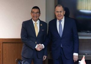 俄罗斯外长拉夫罗夫与泰国外长在巴西金砖国家外长会上会谈