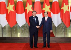 越南国会主席陈青敏会见日本首相石破茂