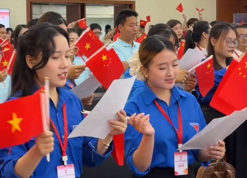越南青年“红色研学之旅”在中国广西南宁启动