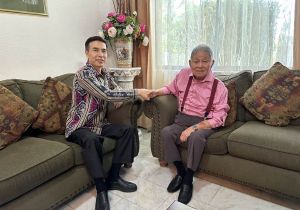 文莱华人社团领袖温瑞祥去世 中国大使和华人华侨前往吊唁