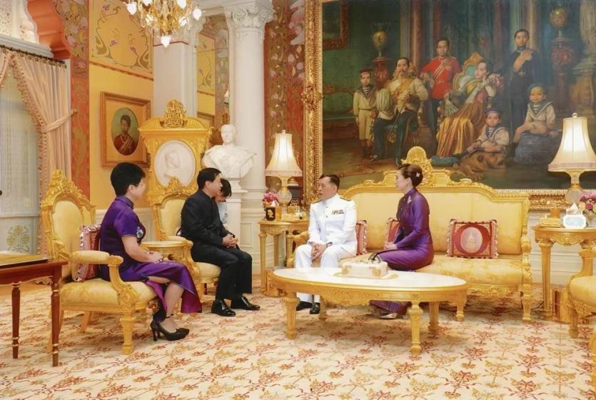 中国驻泰国大使韩志强即将离任 大使夫妇辞行拜会泰国国王和王后