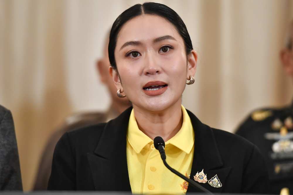泰国总理佩通坦与柬埔寨参议院主席洪森通话被柬方泄露 泰政局面临剧变 总理含泪致歉  
