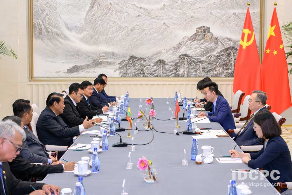 中共中央对外联络部部长刘建超会见缅甸多党干部考察团