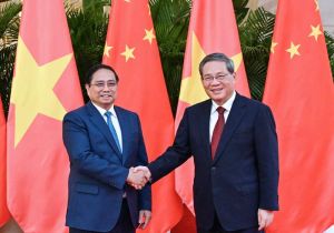 中国总理李强会见越南总理范明政 中方欢迎越南成为金砖伙伴国