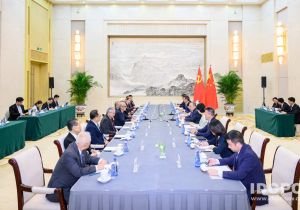 中共中央对外联络部部长刘建超会见泰国前驻华大使代表团