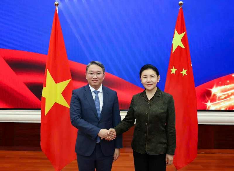 越南司法部部长阮海宁访华 会见中共中央政法委书记陈文清和中国司法部长贺荣