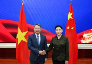 越南司法部部长阮海宁访华 会见中共中央政法委书记陈文清和中国司法部长贺荣