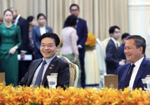 新加坡总理黄循财：新加坡和柬埔寨将共同强化东盟核心地位和团结 希望柬泰缓和紧张局势