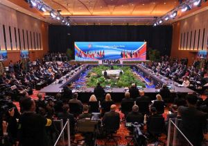 第15届东亚峰会外长会在吉隆坡举行 中国外长提出三点建议