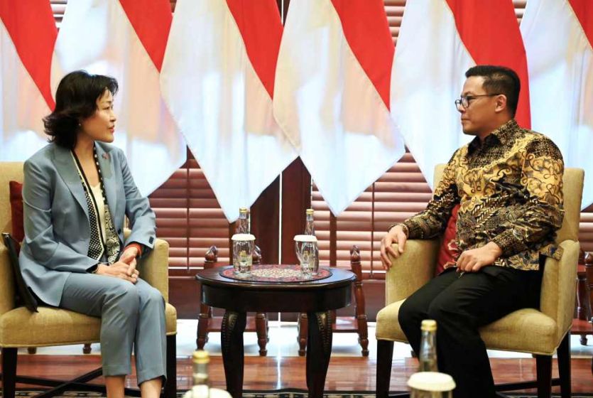 中国驻东盟大使侯艳琪拜会印尼外长苏吉约诺