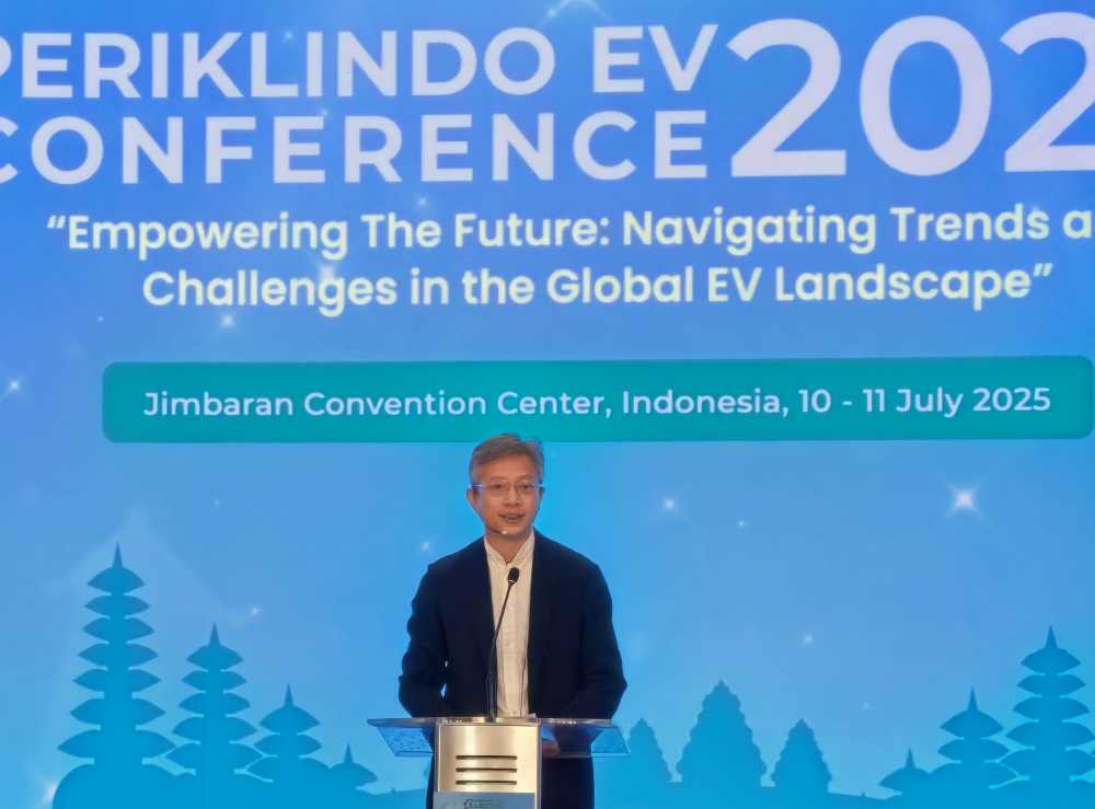 中国驻印尼大使王鲁彤出席2025印尼电动汽车大会并发表主旨演讲