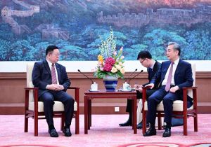 中国外长会见东盟秘书长 中方支持东盟轮值主席国斡旋柬泰边境冲突 以&ldquo;东盟方式&rdquo;推动解决