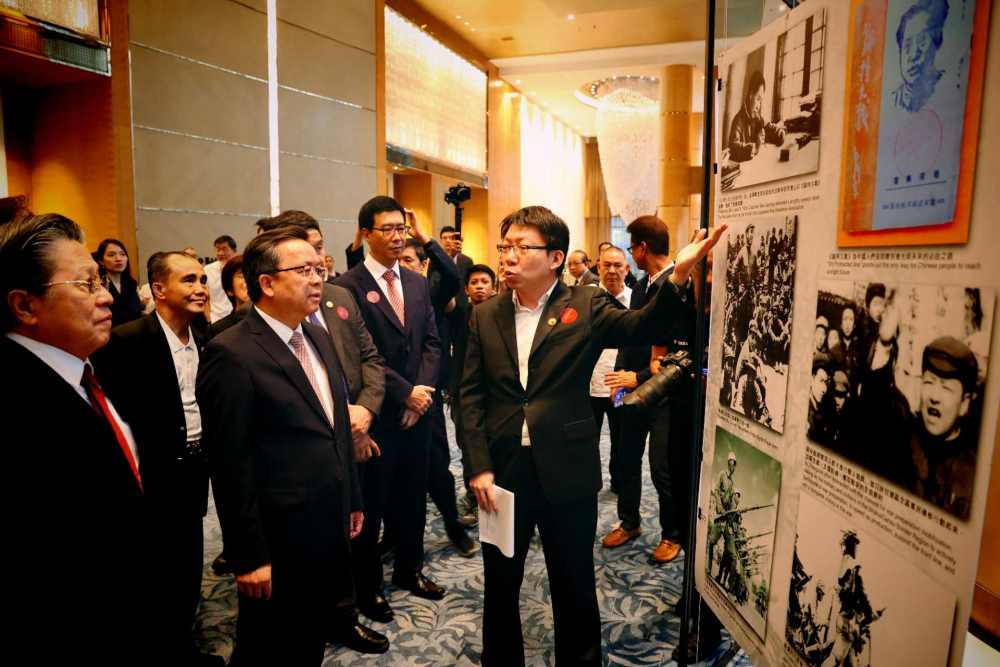 菲律宾华社举办“纪念中国人民抗日战争暨世界反法西斯战争胜利80周年”主题图片展
