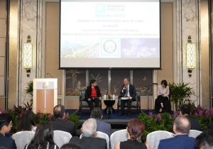 中国驻新加坡大使曹忠明出席&ldquo;使馆之夜&rdquo;媒体对话会 与媒体代表座谈交流