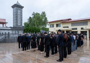 中国驻缅甸大使馆举行中国远征军阵亡将士祭扫活动