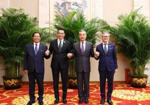 中老缅泰外长举行非正式会晤 同意加大力度打击网赌电诈、毒品、人口贩卖等跨境犯罪
