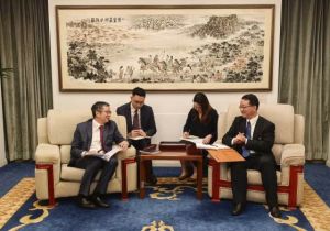 中国外交部亚洲司司长刘劲松会见越南驻华大使范清平