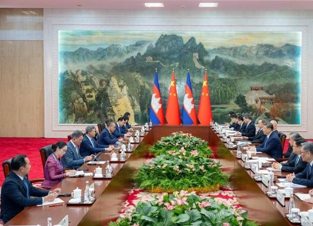 中国国家主席习近平会见缅甸代总统敏昂莱 深化战略合作 加快推进命运共同体建设