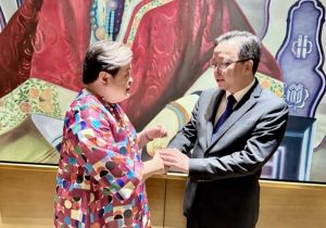 中国驻菲律宾大使黄溪连即将离任 辞行拜会菲外长拉扎罗 就双边关系坦诚交换意见