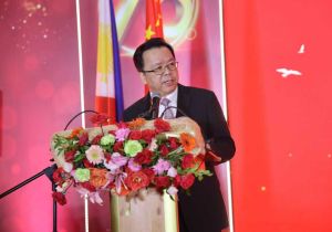 中国驻菲律宾大使黄溪连离任 向菲律宾中国同胞发布道别信