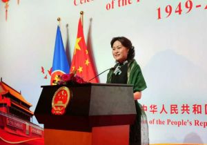 中国驻东盟大使侯艳琪举办招待会庆祝中华人民共和国成立76周年 东盟秘书长出席