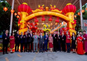 泰国大城府华社华校举行庆祝中国国庆联欢晚会