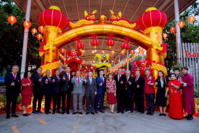 泰国大城府华社华校举行庆祝中国国庆联欢晚会