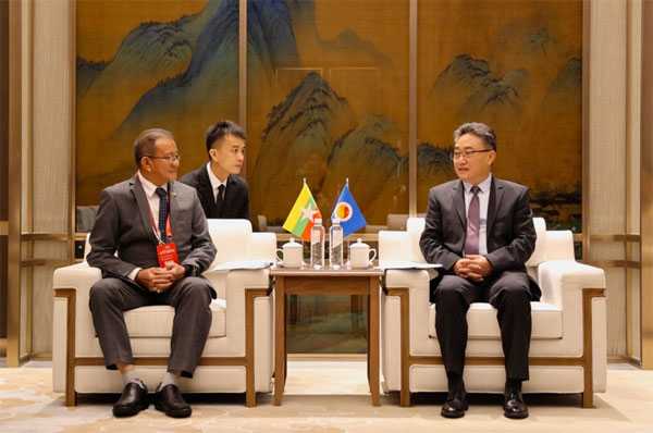 中国—东盟中心秘书长史忠俊在河南郑州会见缅甸农业、畜牧和灌溉部副部长波波觉