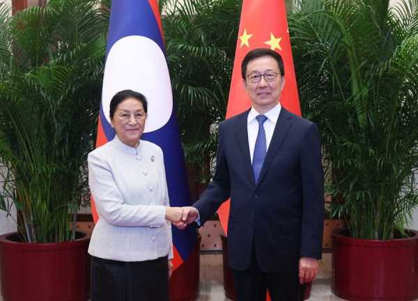 中国国家副主席韩正会见老挝国家副主席巴妮